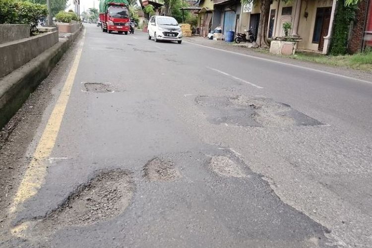 ILUSTRASI:  Setidaknya 431,2 kilometer jalan di Gunungkidul mengalami kerusakan.