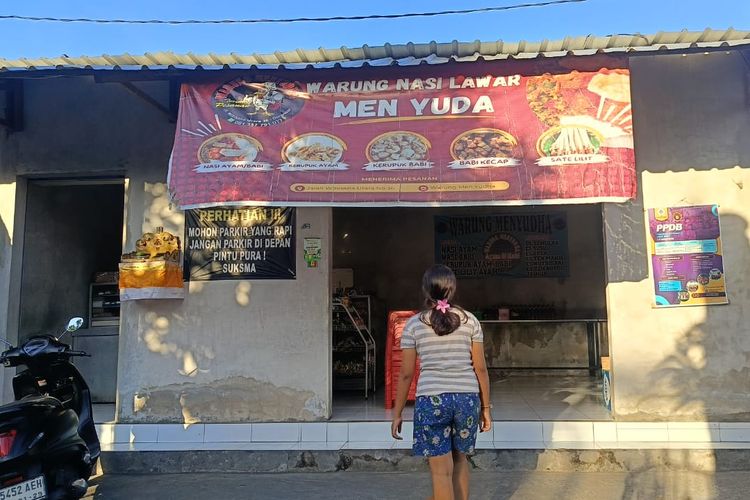 Warung nasi lawar di Bali