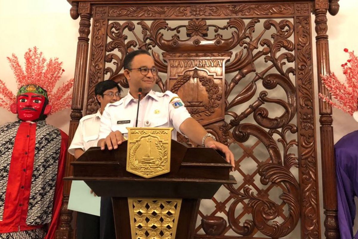 Gubernur DKI Jakarta Anies Baswedan di Balai Kota DKI Jakarta, Rabu (11/4/2018), saat mengumumkan daftar gedung-gedung di Jalan Sudirman-Thamrin.
