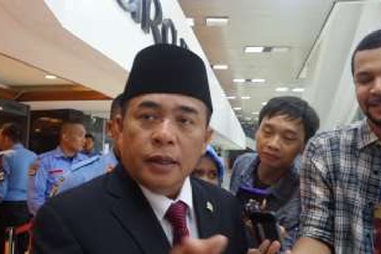 Ketua DPR Ade Komarudin di Kompleks Parlemen, Senayan, Jakarta, Senin (15/8/2016)