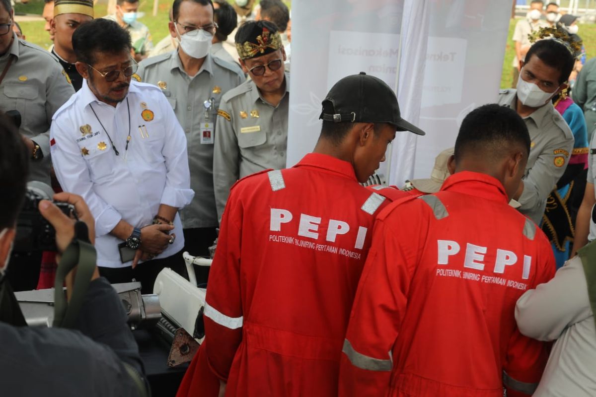 Mentan SYL saat meresmikan Asrama Politeknik PEPI di Pagedangan, Tangerang, Banten, Senin (19/9/2022).