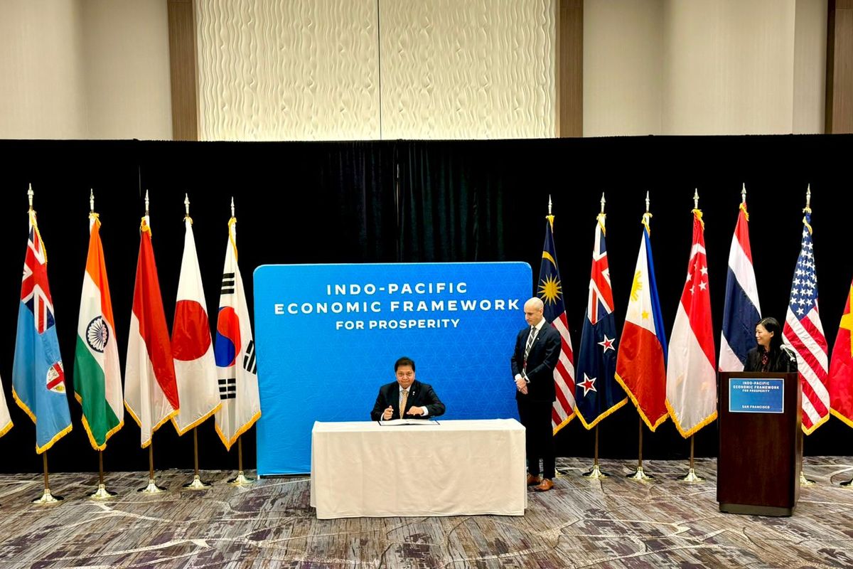 Menteri Koordinator (Menko) Bidang Perekonomian Airlangga Hartarto dalam penyelenggaraan Indo-Pacific Economic Framework Ministerial Meeting (IPEF-MM) di San Francisco, Amerika Serikat (AS), Selasa (14/11/2023).

