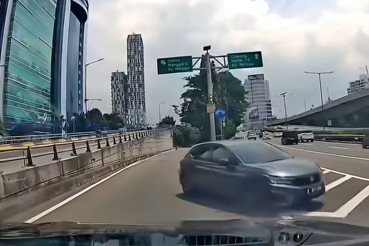 Kelewat Exit Tol? Ini Bahaya Fatal Nekat Putar Balik di Jalan Tol 