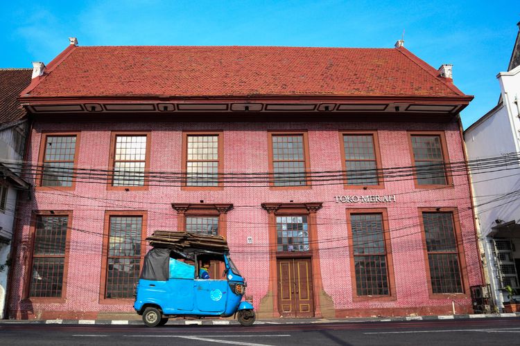 Bangunan Toko Merah di kawasan Kota Tua Jakarta