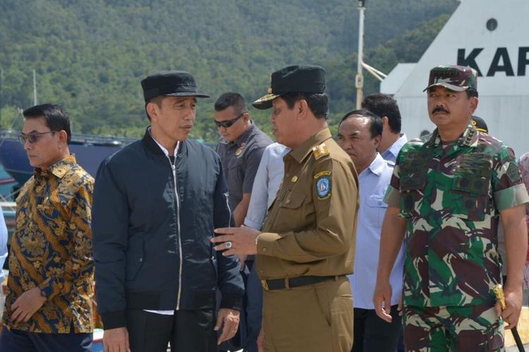 Presiden Joko Widodo memastilan pembangunan Jembatan Batam Bintan (Babin) mulai dibangun tahun 2021. Kepastian itu disampaikan Jokowi kepada Plt Gubernur Kepri, Isdianto menjelang kepulangan ke Jakarta dari Bandara Raden Sadjad, Ranai Kabupaten Natuna, Kepulauan Riau.