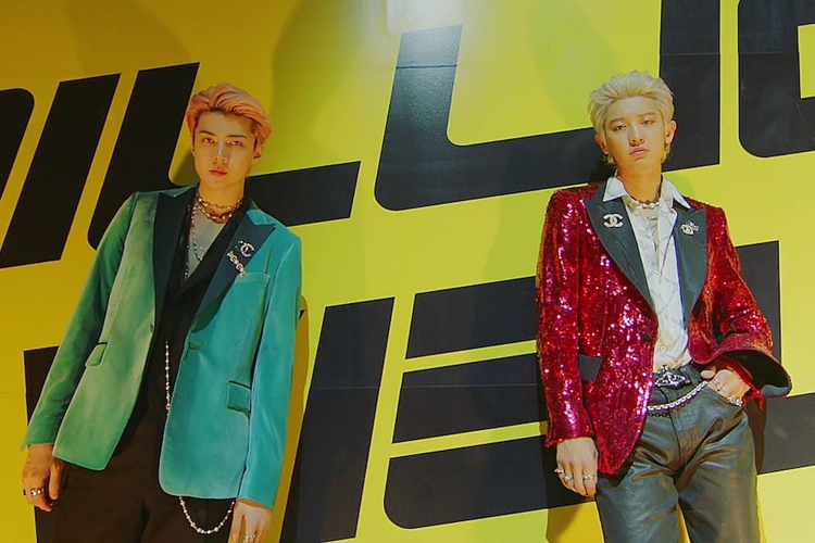 Duo EXO-SC, yang terdiri dari Sehun (kiri) dan Chanyeol, merilis singel berjudul 1 Billions Views.