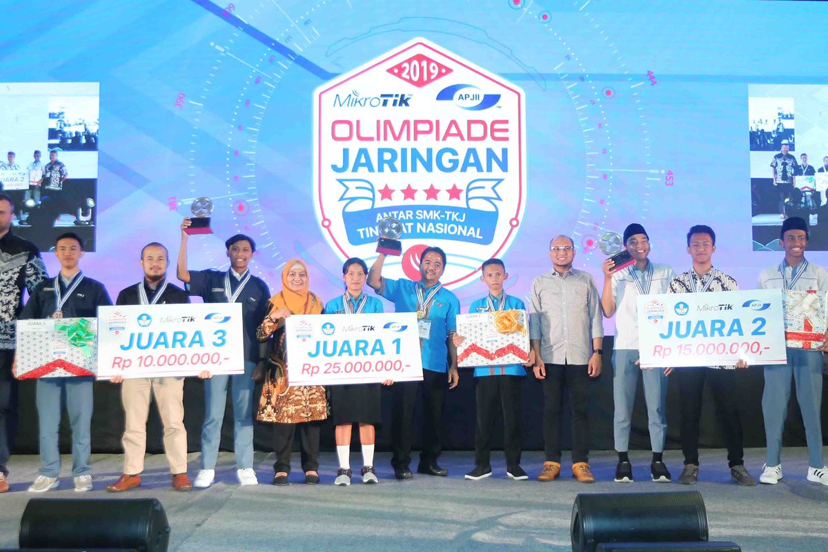 Babak final Olimpiade Jaringan Mikrotik-APJII ke 4 berlangsung di Bali (23/10/2019) dan melahirkan SMK juara yang secara mengejutkan datang dari luar DKI Jakarta.