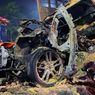 Tabrak Truk Pengangkut Pakan Ayam, Mobil Porsche Ludes Terbakar di Tol Jagorawi Arah Puncak Bogor