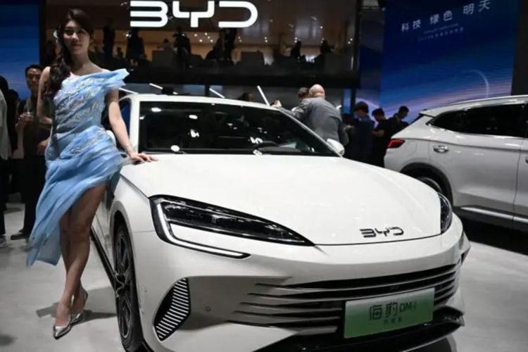 Produsen Mobil Dunia Kesulitan Bersaing dengan China