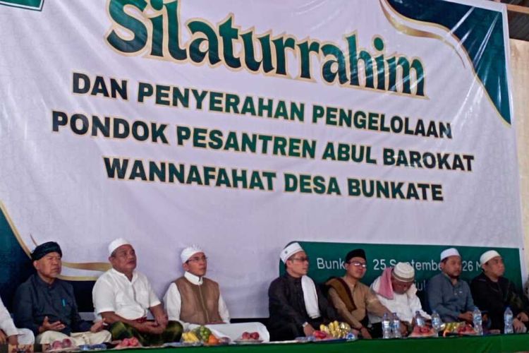 Ketika TGB Tak Langkahkan Kaki ke Rumah TGH Muhammad Usai Ambil Alih Ponpes Abul Barokat