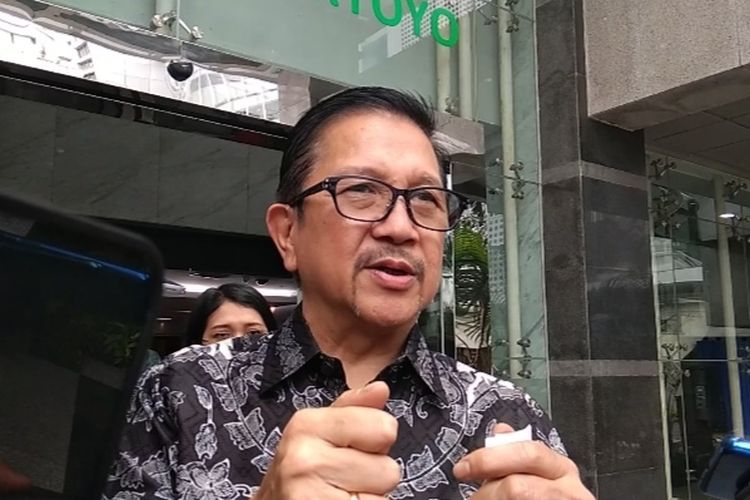 Presiden Direktur PT Freeport Indonesia Tony Wenas usai menghadiri Indonesia Green Mineral Investment Forum di Kantor BKPM, Jakarta, Kamis (2/10/2025).