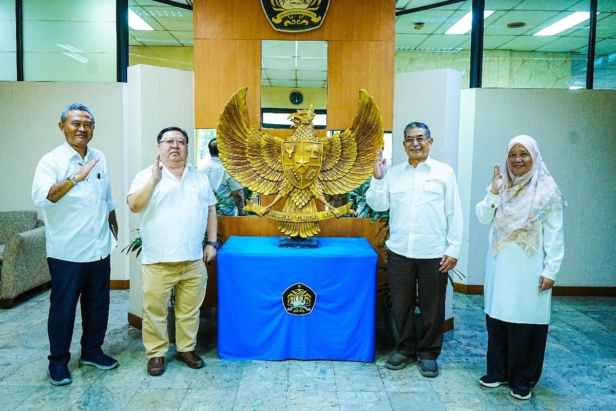 Dua dosen Fakultas Teknik Universitas Pancasila (UP), Prof. Dr. Dede Lia Zariatin ST.MT. dan Prof. Dr. Ir. Jonbi MT. MM. MSi. INV. berhasil menerima dukungan dana hibah kegiatan penelitian dan pengembangan perkebunan kelapa sawit dari Badan Pengelola Dana Perkebunan Kelapa Sawit.
