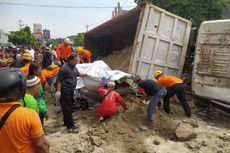 Diduga Rem Blong, Truk Pembawa Tanah Tabrak 3 Mobil, 2 Orang Masih Terjepit