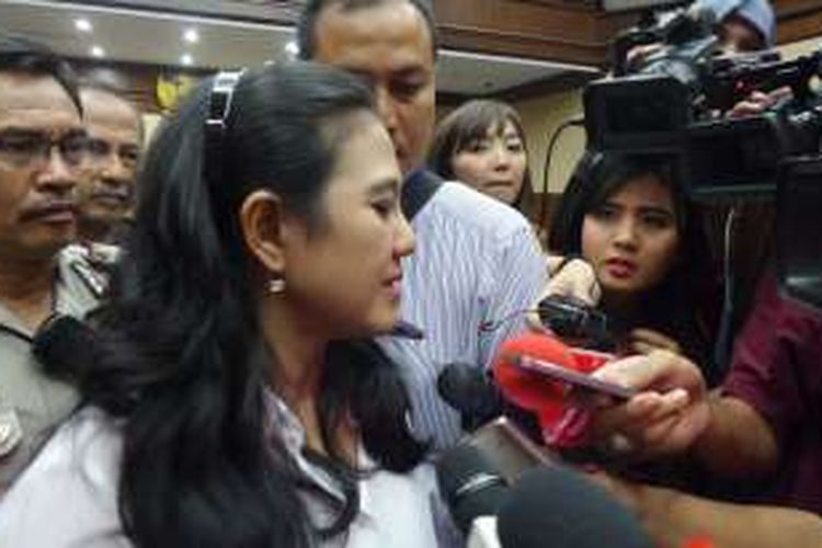 Mantan anggota Komisi V DPR Damayanti Wisnu Putranti sesudah sidang pembacaan putusan di Pengadilan Tipikor Jakarta, Senin (26/9/2016).