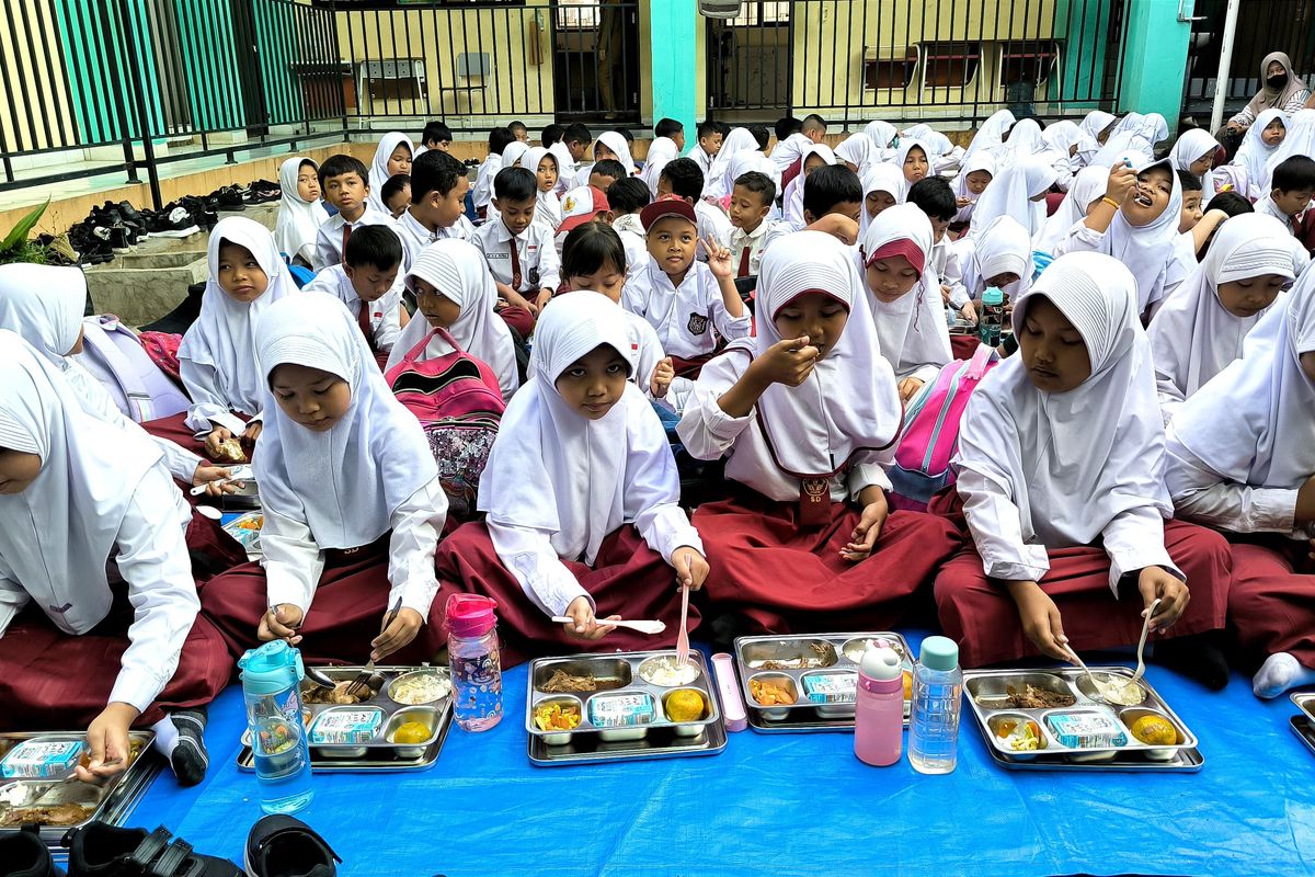 Siswa Senang Ada Makan Bergizi Gratis, Bisa Hemat dan Tabung Uang Jajan