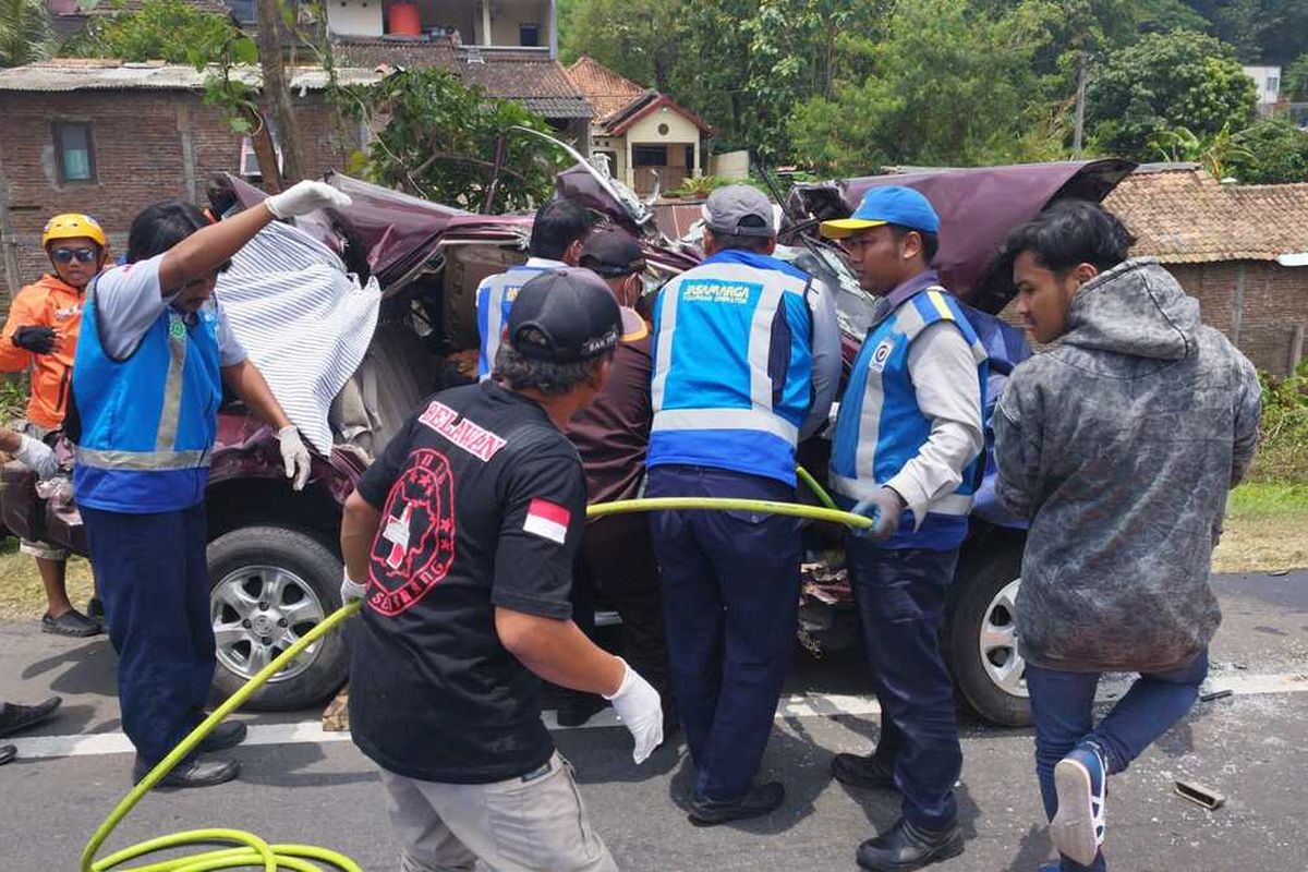 Tujuh mobil terlibat kecelakaan beruntun di Tol Jatingaleh Semarang