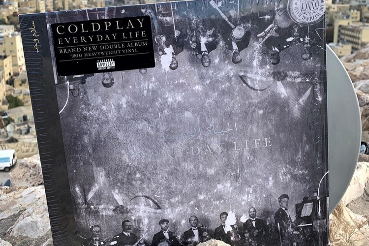 Album baru Coldplay, Everyday Life. 