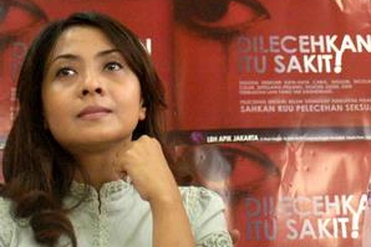 Desi Firdiyanti melakukan klarifikasi dalam jumpa pers, Rabu (28/5).