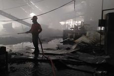 Kebakaran Pabrik Dua Kelinci, Polisi: Kerugian Rp 2 Miliar