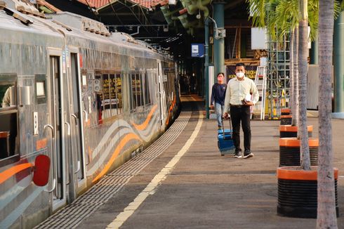 14.400 Penumpang KA Berangkat dari Stasiun Pasar Senen dan Gambir