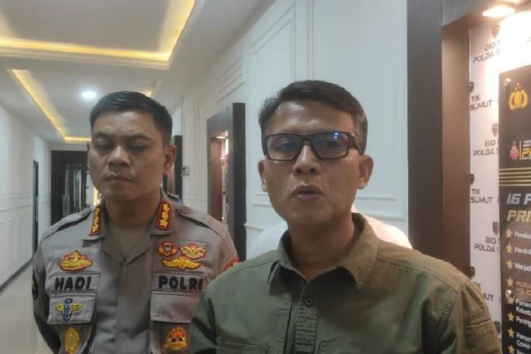 Direktur Reskrimum Polda Sumut Kombes Pol Sumaryono (kanan) memberikan keterangan di Medan, Sumatera Utara, Kamis (21/3/2024).
