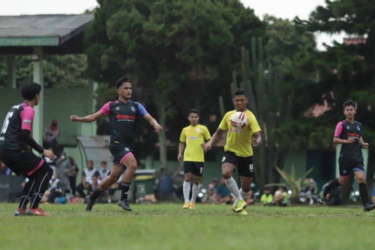 Tim PS Sleman beruji coba di Bandung, Jumat (19/3/2021), dalam mempersiapkan laga-laga di Piala Menpora 2021 mulai Sabtu (21/3/2021).

