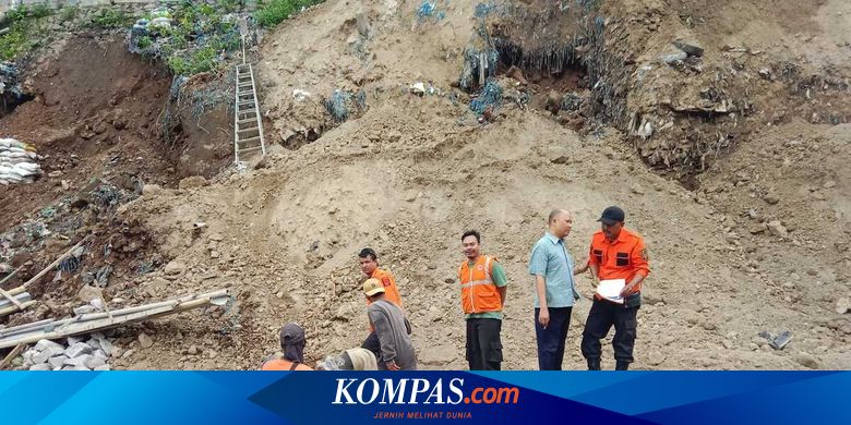 Talud Longsor, 4 Rumah di Candisari Semarang Terendam Aliran Sungai