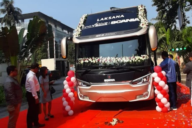 Suasana peluncuran bus buatan karoseri CV Laksana asal Indonesia di Hotel Intercontinental, Dhaka, Bangladesh, Kamis (24/11/2022).