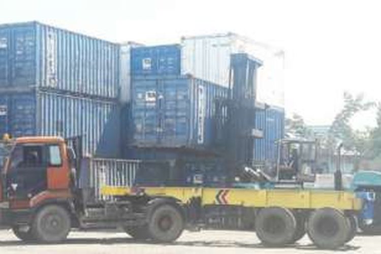 Aktivitas bongkar muat barang di pelabuhan Pelindo IV Kendari sepi akibat buruh mogok kerja