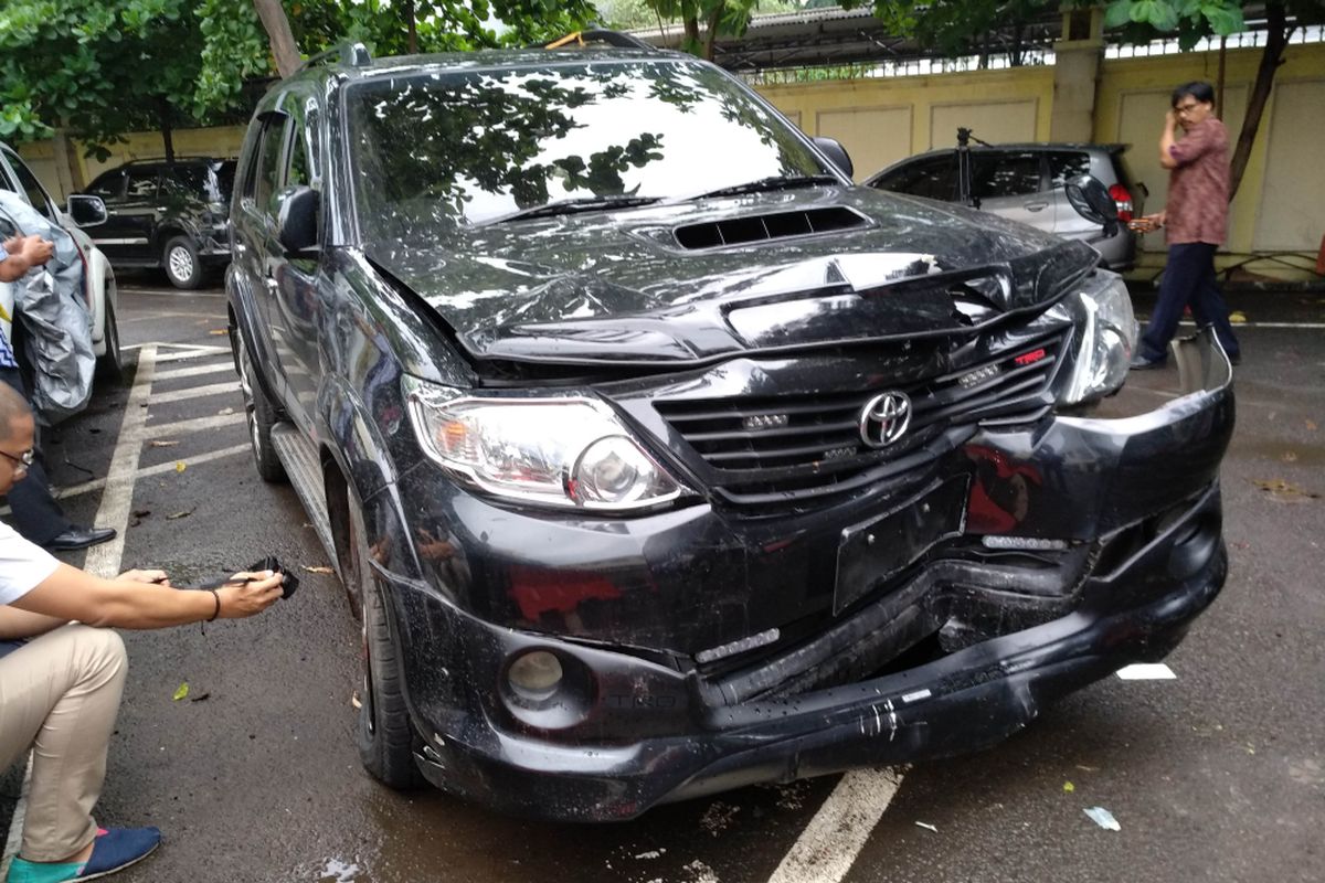 Tim Toyota Mulai investigasi Fortuner yang bawa Setnov