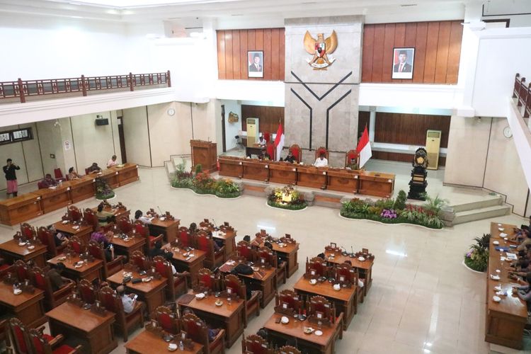 Rapat Paripurna DPRD Buleleng Molor 3 Jam, Belasan Anggota Absen