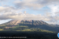 Gunung Semeru Alami 45 Kali Gempa Letusan dalam 6 Jam
