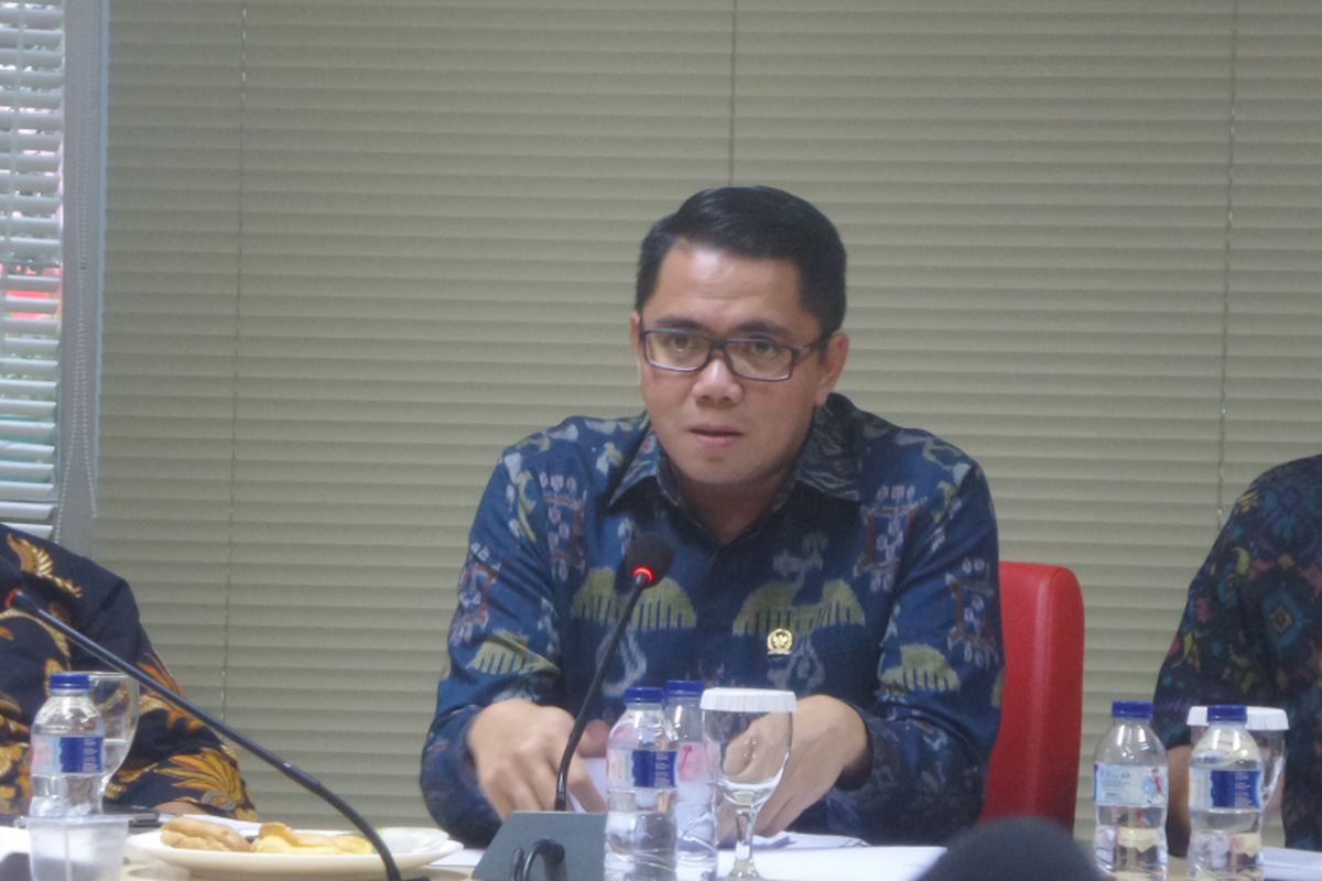 Anggota DPR RI dari Fraksi PDI-P Arteria Dahlan saat menjadi pembicara dalam diskusi Respublica Political Institute bertajuk Perppu Ormas dan Ancaman Radikalisme di Megawati Institute, Jakarta Pusat, Selasa (17/10/2017).