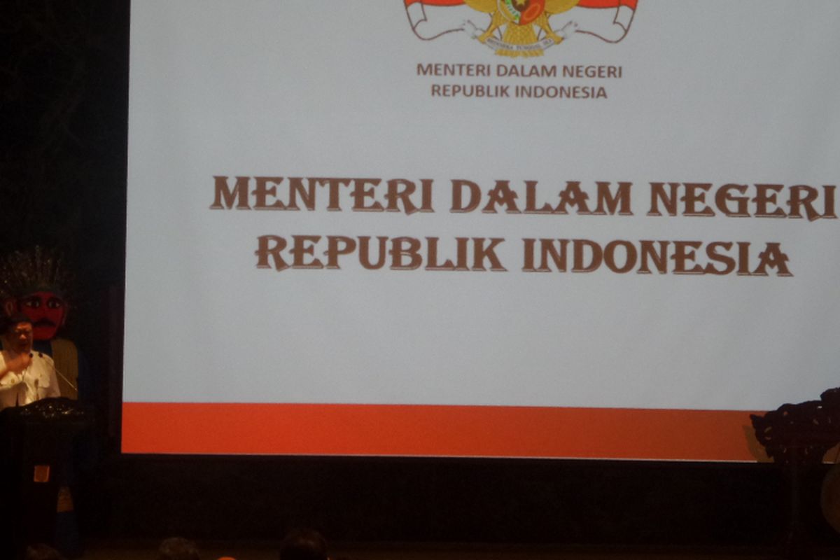 Mendagri Tjahjo Kumolo, Menteri Perekonomian Darmin Nasutin, dan Plt Gubernur DKI Jakarta saat pembukaan Muserenbang Provinsi DKI Jakarta di Balai Kota, Jakarta Pusat, Rabu (29/3/2017)