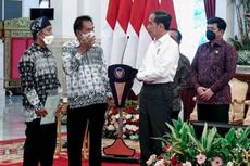 Konflik Kelar, Suku Anak Dalam 113 Terima Sertifikat Tanah dari Jokowi