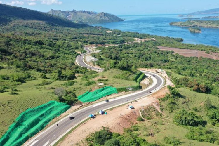 Kementerian Pekerjaan Umum dan Perumahan Rakyat (PUPR) telah menyelesaikan pembangunan jalan baru Labuan Bajo menuju Golo Mori di Kabupaten Manggarai Barat, Nusa Tenggara Timur (NTT).