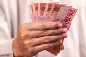 Akankah Rupiah Menguat Setelah Menyentuh Rp 17.602 per Dollar AS? Ini Kata Ekonom UGM