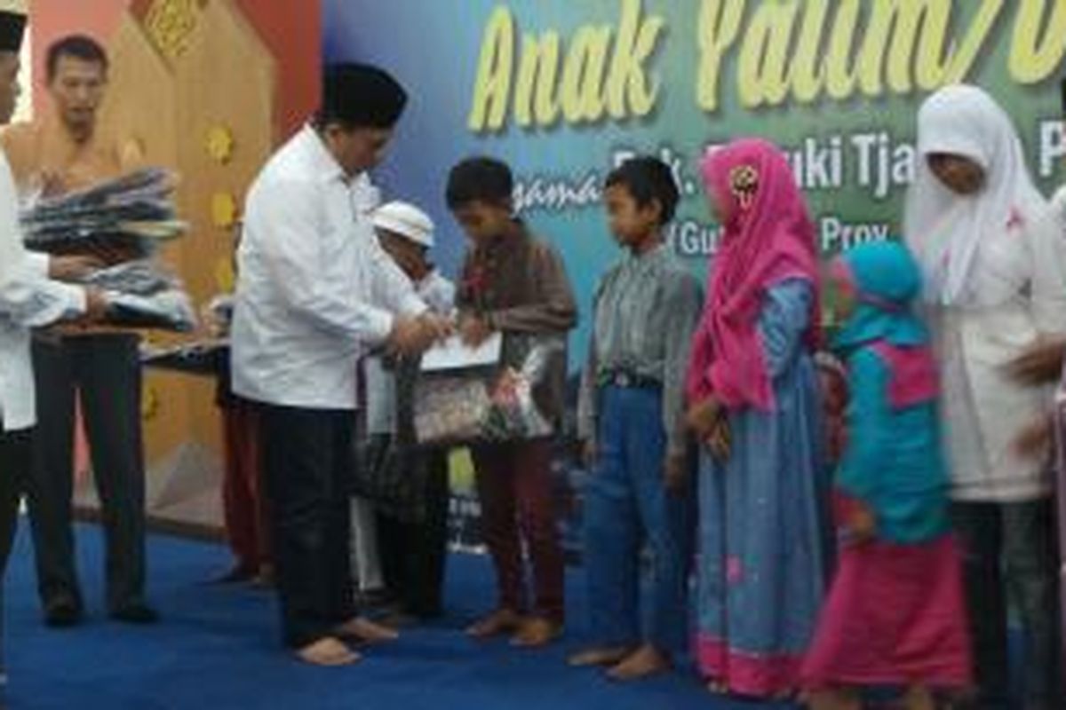 Sekretaris Daerah Saefullah dalam acara santunan dan buka puasa anak Yatim dan Duafah du Masjid Jakarta Islamic Center, di Koja, Jakarta Utara. Sabtu (4/7/2015).