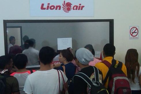 Penumpang Lion Air Telantar di Bandara Ngurah Rai