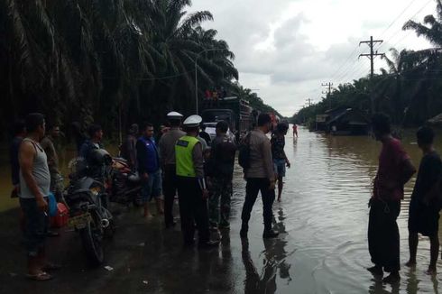 Cerita Warga Habiskan 31 Jam Memutar untuk Hindari Banjir di Perbatasan Aceh-Sumut