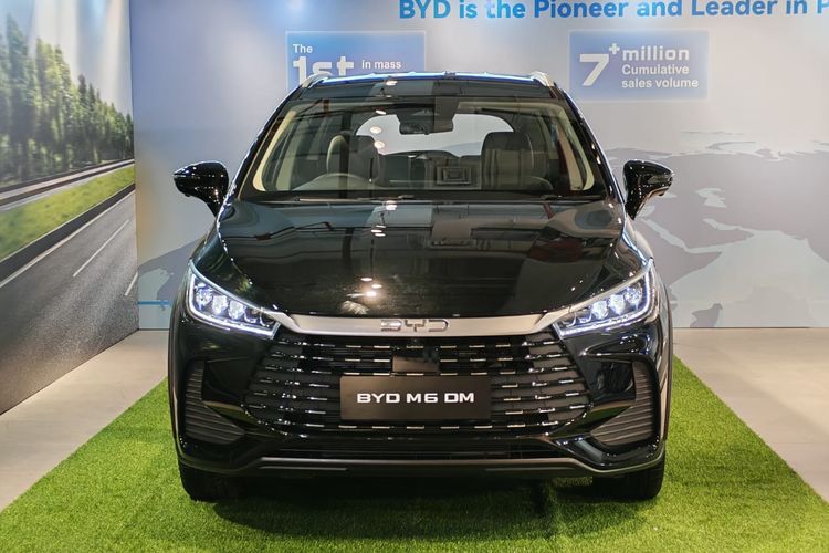 Alasan BYD Pilih M6 Jadi Model Pertama dengan Teknologi DM