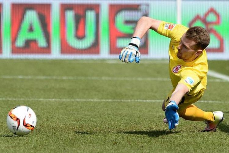 Penjaga gawang Bayer Leverkusen, Lukas Hradecky.