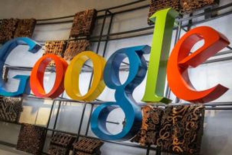 Cetakan-cetakan batik cap aneka pola menghiasi logo Google di kantornya di Indonesia 