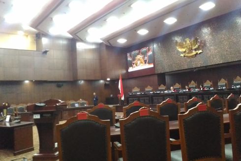 Banyak Mengutip Berita, Pemohon Uji UU KPK Hasil Revisi Dikritik Hakim MK