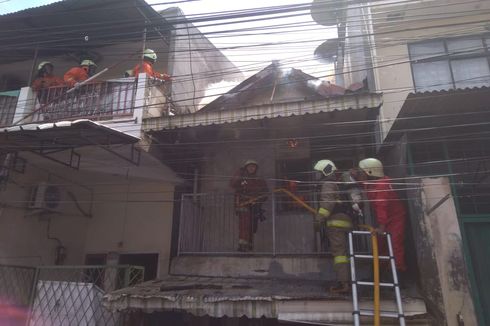 Kebakaran di Tambora, Damkar Terjunkan 18 Unit Mobil Pemadam