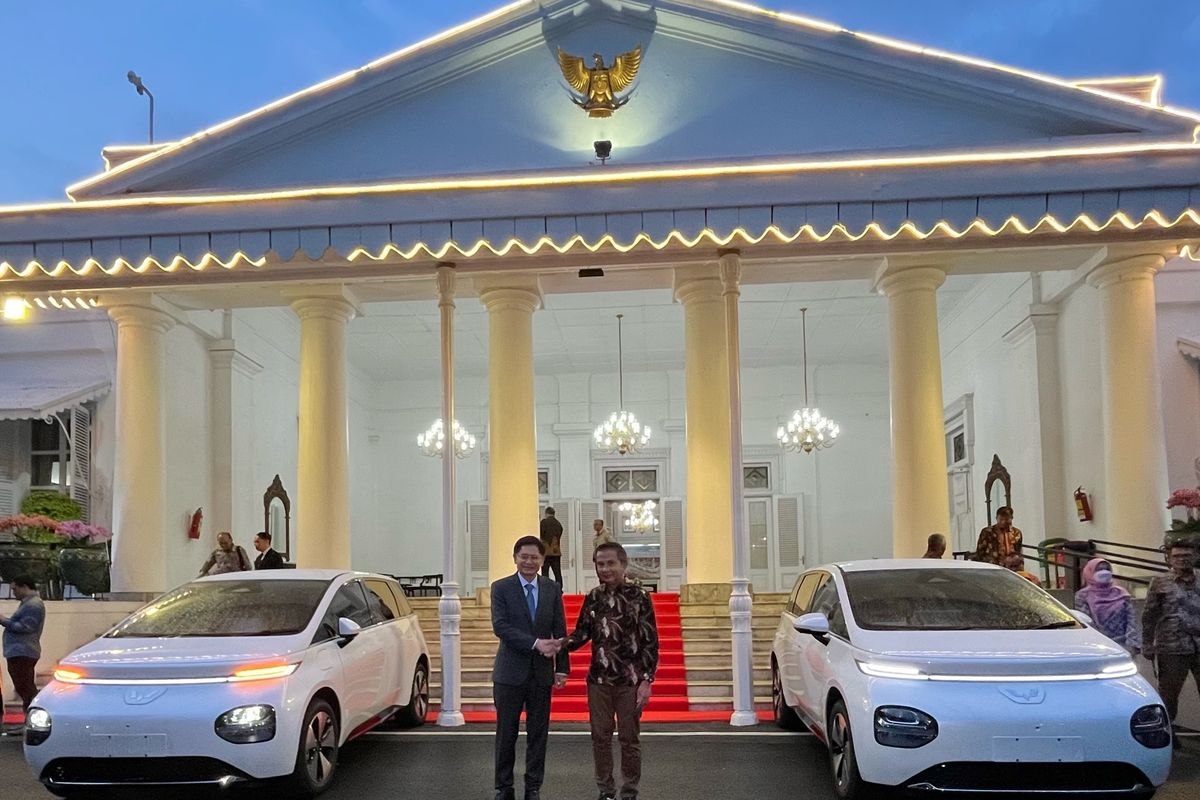 Wuling EV Mendukung Pemerintah Provinsi Jawa Barat Dengan 2 Cloud EV Untuk Operasional