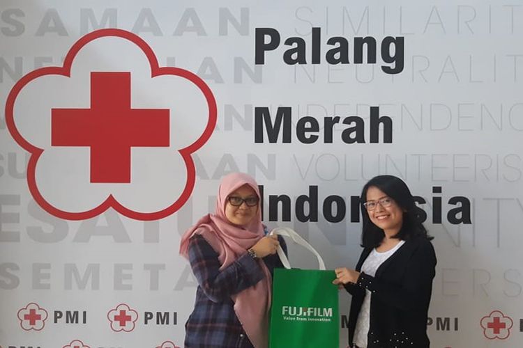 Kegiatan kontribusi sosial Fujifilm Indonesia setelah gempa bumi terjadi di Palu, Sulawesi Tengah. 