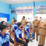 Khofifah Tinjau Hari Pertama PTM di SMKN 7 Surabaya