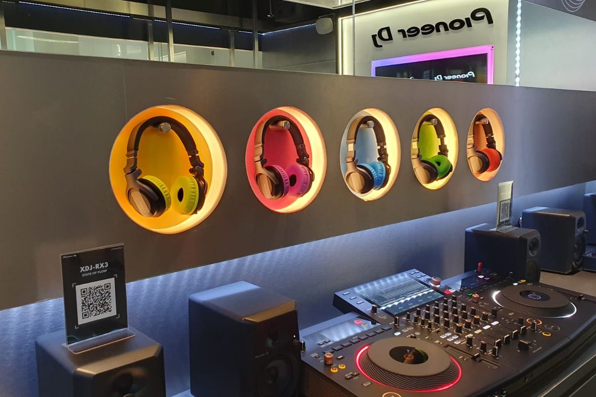 Pioneer DJ Showroom