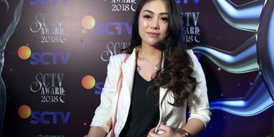 Artis sinetron Celine Evangelista saat ditemui di Malam Puncak Penghargaan SCTV Awards 2018 di Studio 6 Emtek City, Daan Mogot, Jakarta Barat, Jumat (30/11/2018), 